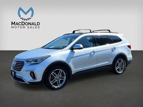 Used 2017 Hyundai Santa Fe FWD image 1