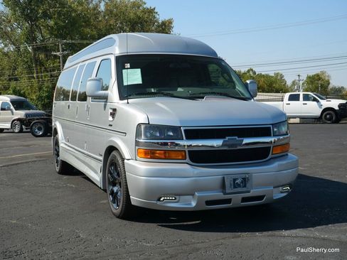 Used 2023 Chevrolet Express 2500 Extended image 20