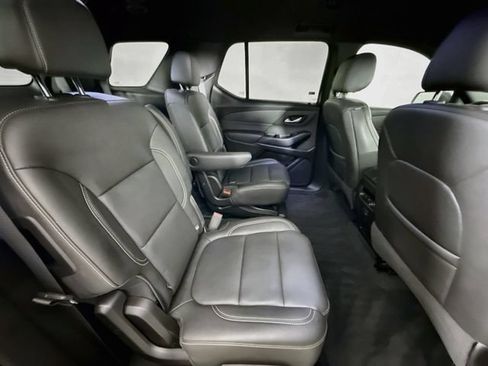 Used 2023 Chevrolet Traverse LT FWD image 27