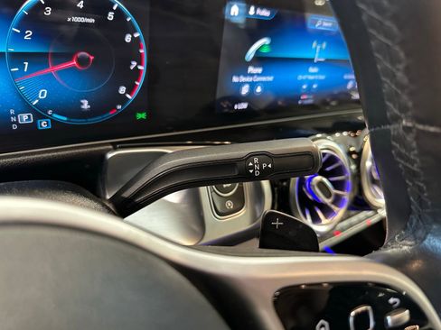 Used 2021 Mercedes-Benz GLB 250 w/ Premium Package image 21