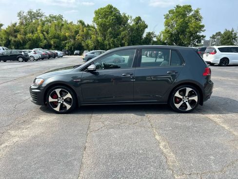 Used 2017 Volkswagen GTI SE image 10