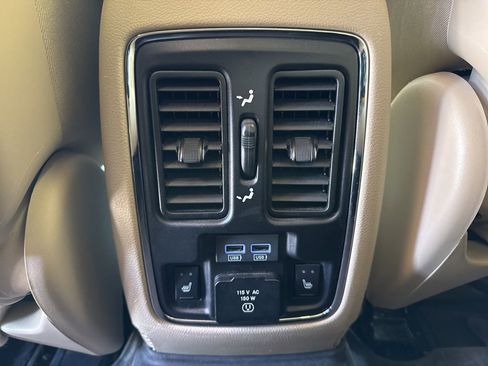 Used 2017 Jeep Grand Cherokee Limited image 22