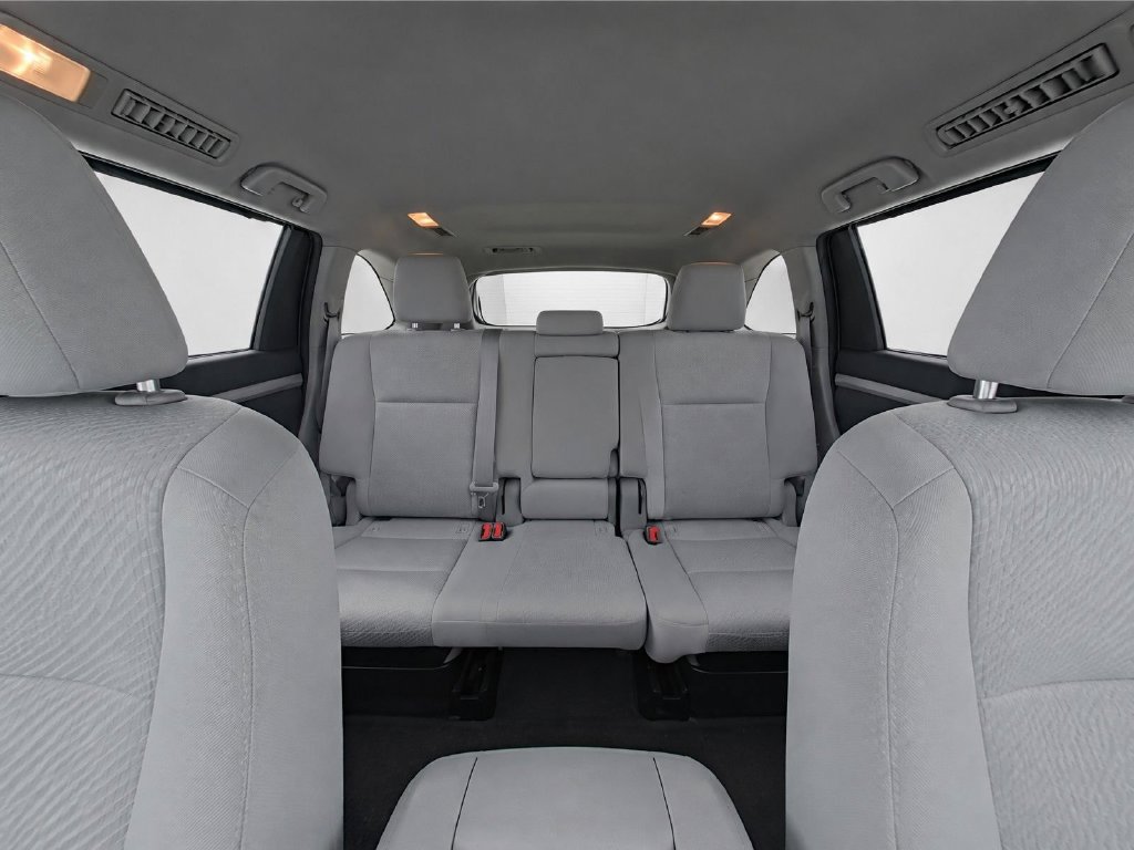 Used 2019 Toyota Highlander LE FWD image 20