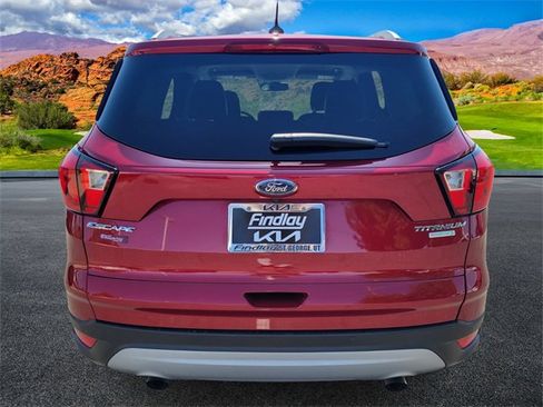 Used 2019 Ford Escape Titanium image 5