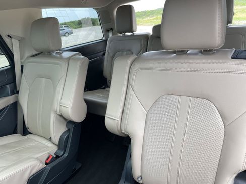 Used 2023 Ford Expedition Limited RWD image 30