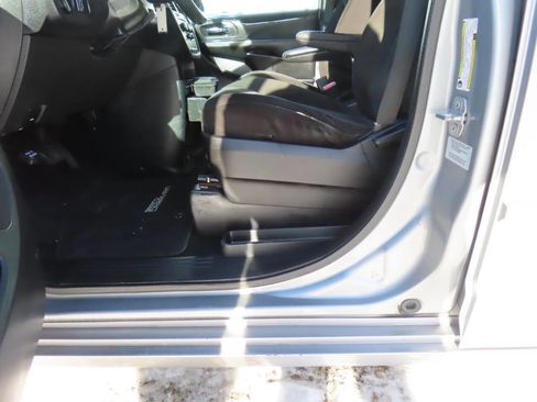 Used 2015 Dodge Grand Caravan SE image 12