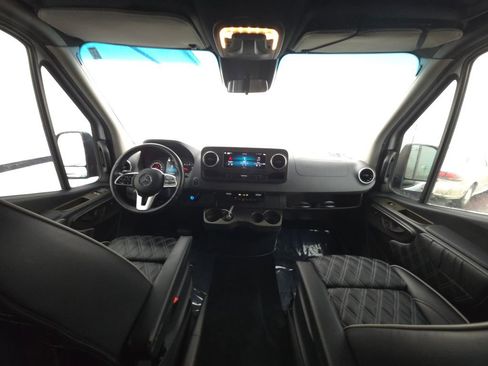 Used 2022 Mercedes-Benz Sprinter 2500 image 21