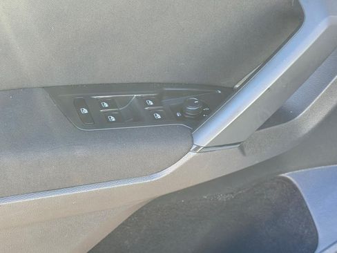 Used 2019 Volkswagen Tiguan S AWD/4WD image 14