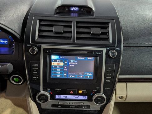 Used 2012 Toyota Camry XLE image 36