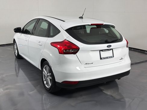 Used 2016 Ford Focus SE w/ SE Power Seat Package FWD image 7
