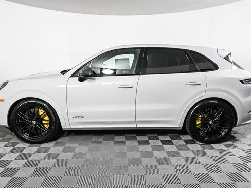 New 2026 Porsche Cayenne GTS image 2