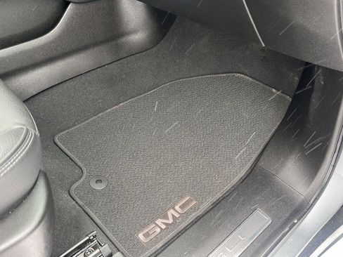 Used 2024 GMC Yukon XL Denali image 38