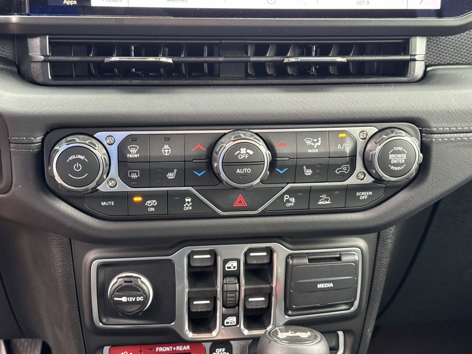 Used 2026 Jeep Wrangler Unlimited Rubicon 392 w/ Quick Order Package 27X Moab AWD/4WD image 23