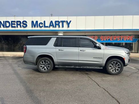 Used 2024 Chevrolet Suburban Z71 w/ Luxury Package image 3