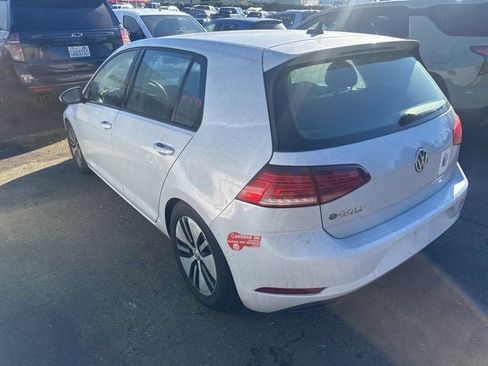 Used 2018 Volkswagen e-Golf SE image 2