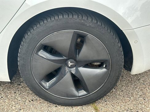 Used 2018 Tesla Model 3 Long Range image 22