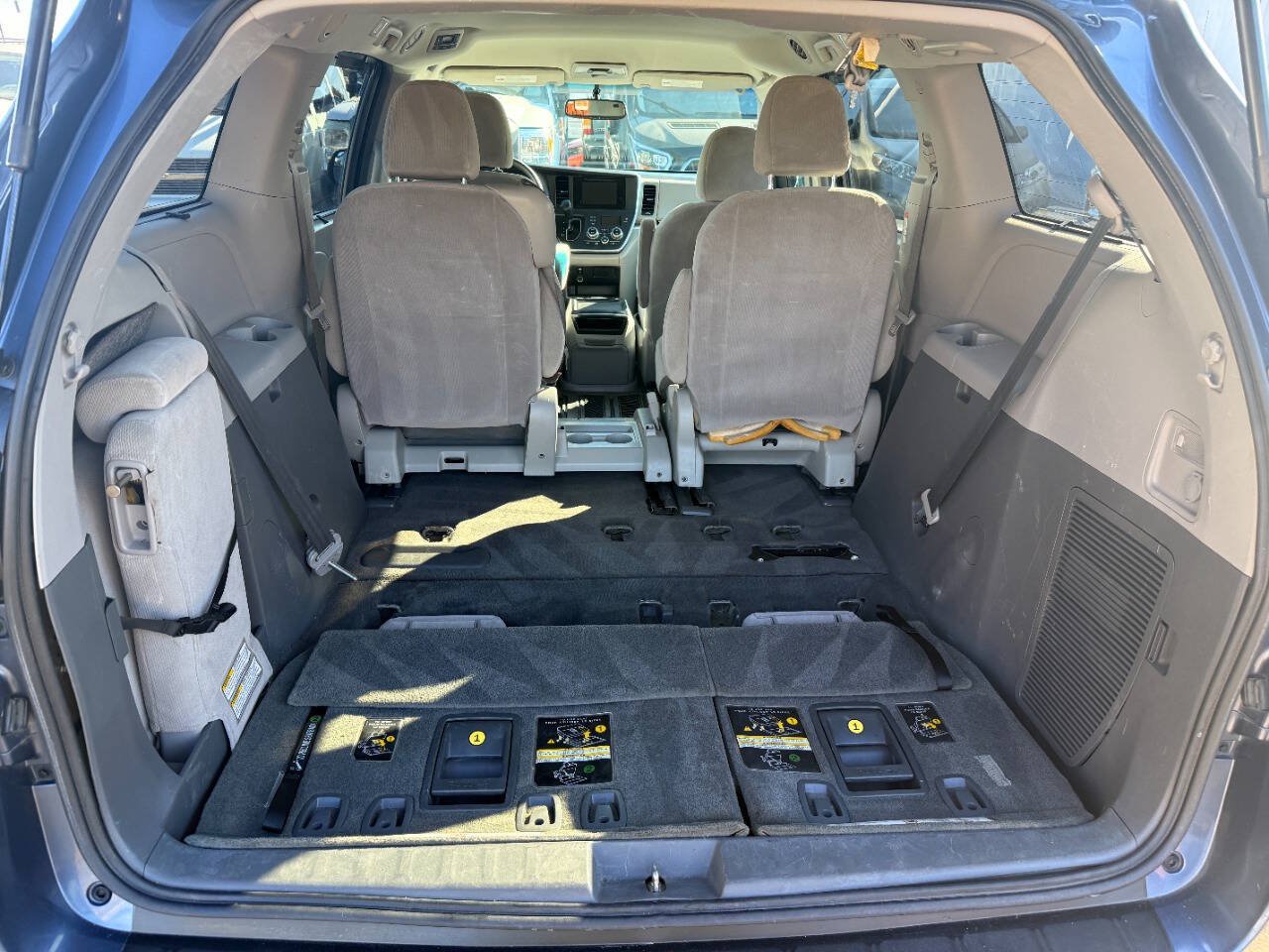 Used 2015 Toyota Sienna LE FWD image 9