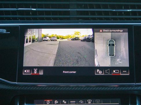 Used 2024 Audi SQ8 Prestige image 17