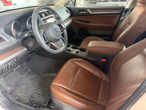 Used 2019 Subaru Outback 3.6R Touring AWD/4WD image 8