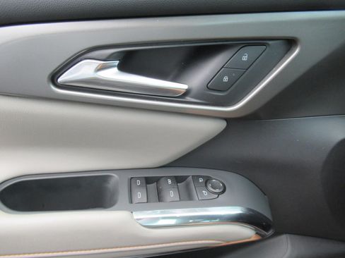 Used 2026 Chevrolet Traverse LT FWD image 21