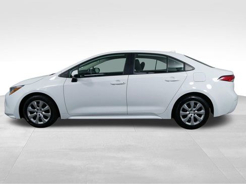 Used 2025 Toyota Corolla LE FWD image 6