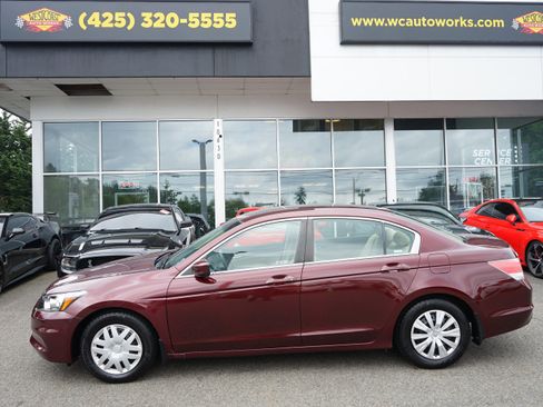 Used 2011 Honda Accord LX image 2