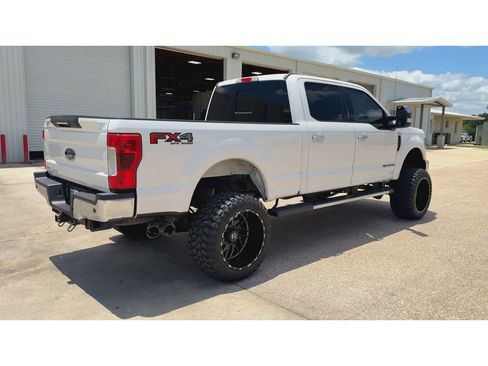 Used 2019 Ford F250 Lariat w/ Lariat Ultimate Package AWD/4WD image 8