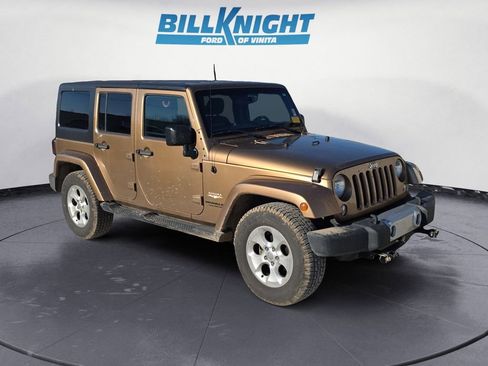Used 2015 Jeep Wrangler Unlimited Sahara w/ Connectivity Group image 7