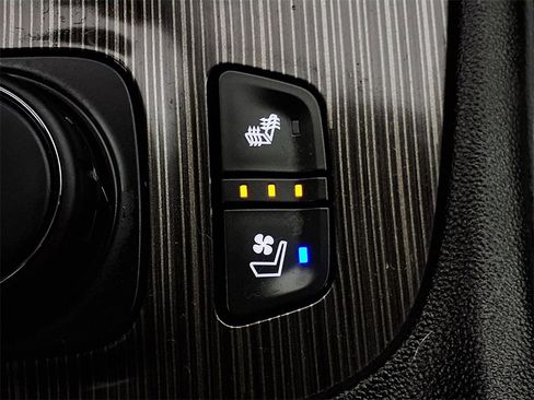 Used 2023 GMC Acadia SLT w/ Elevation Edition image 15