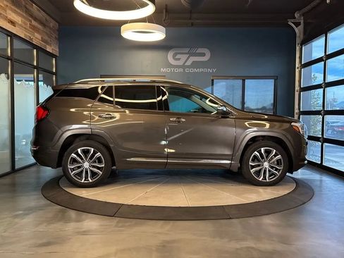 Used 2019 GMC Terrain Denali w/ GMC Pro Grade Package AWD/4WD image 2