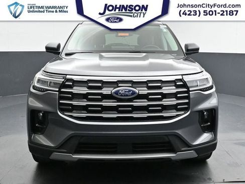 New 2026 Ford Explorer Active w/ Active Comfort Package image 4