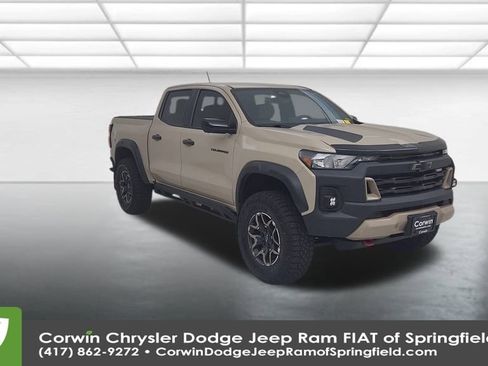 Used 2023 Chevrolet Colorado Trail Boss w/ Technology Package image 4