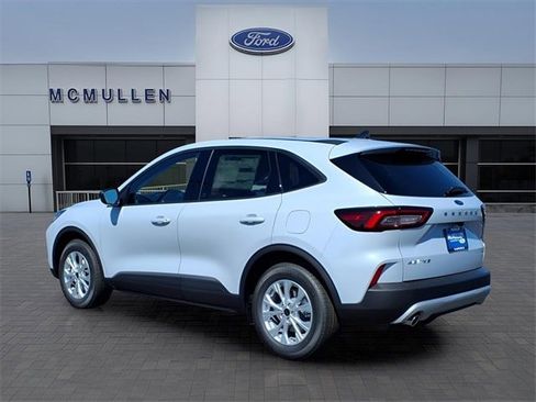 Used 2025 Ford Escape Active w/ Cold Weather Package image 3