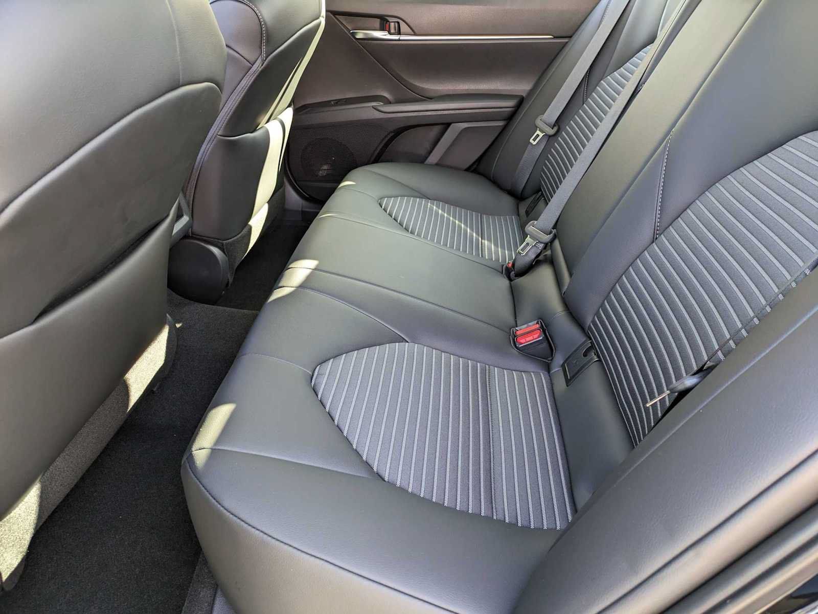 Used 2024 Toyota Camry SE w/ Cold Weather Package FWD image 19