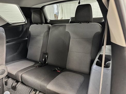 Used 2021 Chevrolet Traverse LT FWD image 11
