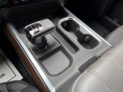 Used 2024 Chevrolet Silverado 1500 High Country image 17