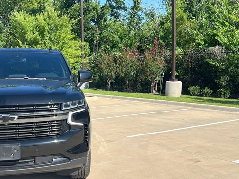 Used 2021 Chevrolet Tahoe RST w/ Luxury Package AWD/4WD image 3