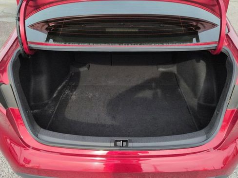 Used 2022 Toyota Corolla LE image 37