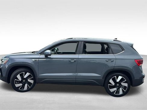 Used 2024 Volkswagen Taos SEL AWD/4WD image 4