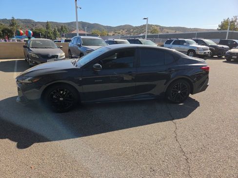Used 2025 Toyota Camry SE FWD image 2