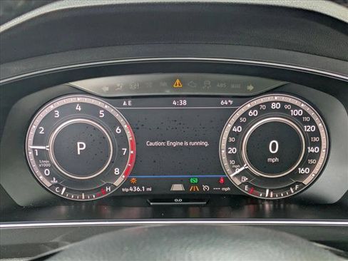 Used 2018 Volkswagen Tiguan SEL Premium image 8