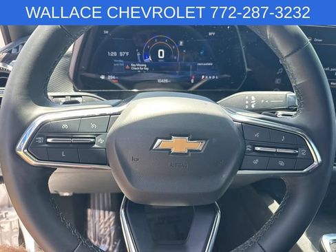 Used 2025 Chevrolet Equinox LT w/ Convenience Package II FWD image 14