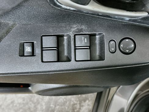 Used 2011 MAZDA MAZDA3 i Touring FWD image 15