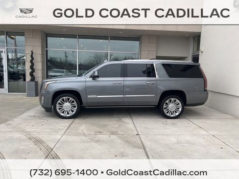 Used 2020 Cadillac Escalade ESV Platinum image 2