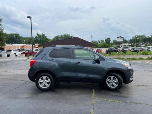 Used 2022 Chevrolet Trax LT w/ Driver Confidence Package AWD/4WD image 10
