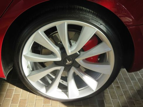 Used 2019 Tesla Model 3 Performance image 8