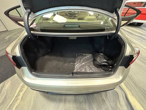 Used 2016 Lexus ES 350 w/ Luxury Package w/Wood Trim FWD image 50