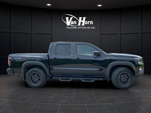 Used 2022 Nissan Frontier PRO-4X w/ Pro-4X Premium Package AWD/4WD image 8