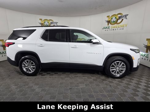 Used 2022 Chevrolet Traverse LT FWD image 9