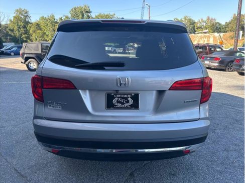 Used 2017 Honda Pilot Touring image 7